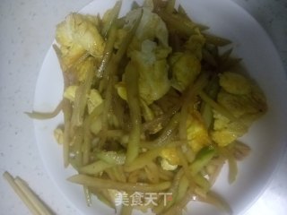 青萝卜丝炒鸡蛋的做法