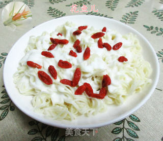 酸奶拌波纹面的做法