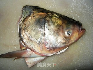 鱼头香菇汤的做法步骤：1