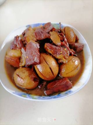 鸡蛋红烧肉的做法