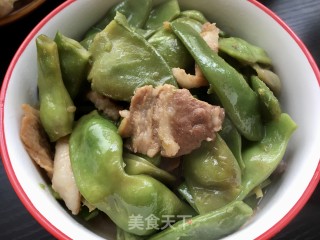 五花肉炖油豆的做法