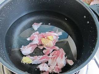 【十分钟快手菜】感冒食疗方-青萝卜肉片汤的做法步骤：4