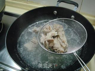 冬季滋补汤菜“砂锅鱼羊鲜”的做法步骤：3