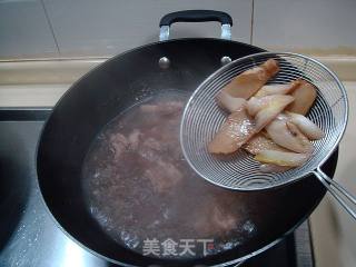 冬季滋补汤菜“砂锅鱼羊鲜”的做法步骤：11