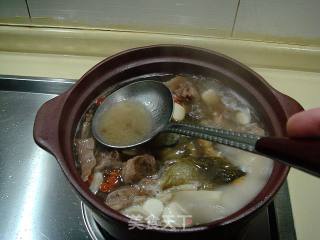 冬季滋补汤菜“砂锅鱼羊鲜”的做法步骤：16
