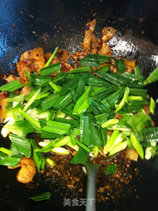 蒜苗回锅肉的做法步骤：10