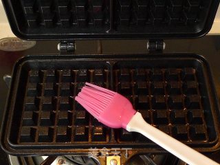 外焦里软香甜可口----蛋糕版华夫饼的做法步骤：9
