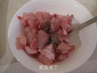 彩椒蘑菇鸡丁的做法步骤：3
