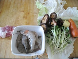 新年预热菜---玉手迎春的做法步骤：1