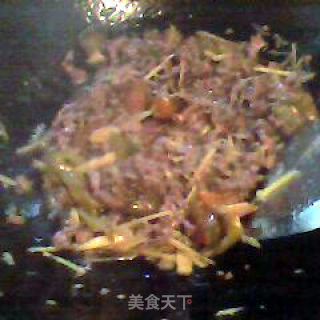 酸辣牛肉的做法步骤：2