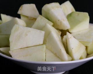 酱烧茄子块的做法步骤：1