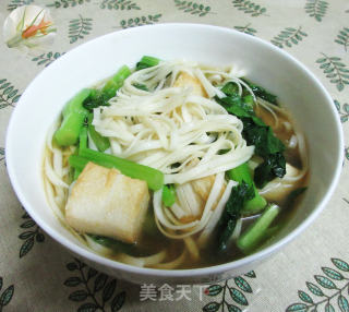 鱼豆腐菜芯汤面的做法