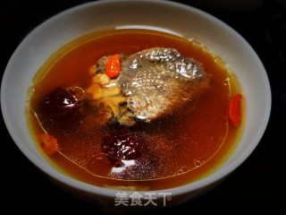 药膳乌鸡煲的做法