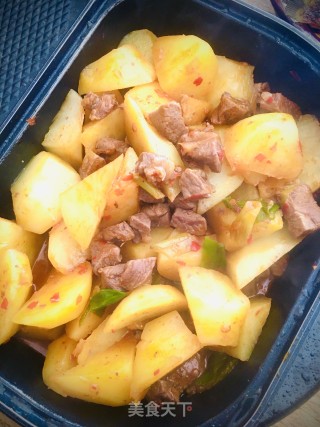 土豆烧牛肉的做法