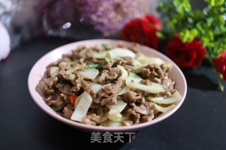 菜梗炒牛肉的做法
