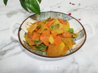 胡萝卜炒土豆片白菜的做法