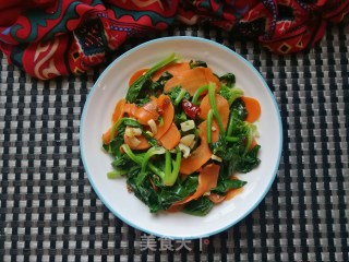 胡萝卜炒菠菜的做法