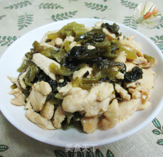 酸菜炒鸡胸肉的做法