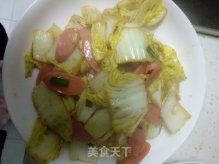 白菜炒火腿肠的做法