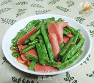 鲜鲜肠炒四季豆的做法