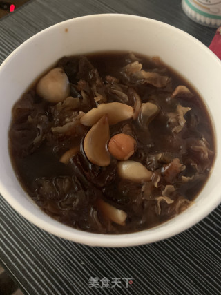 桃胶百合银耳莲子汤的做法