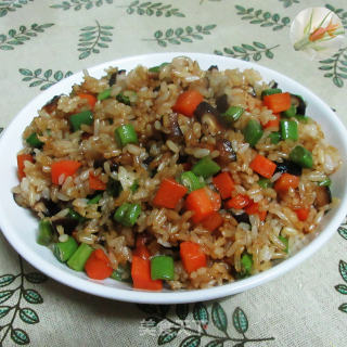 香菇四季豆炒饭的做法
