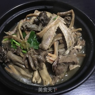 巴楚菌黄花菜炖鸽子的做法
