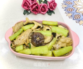 鸡肉炖香菇的做法