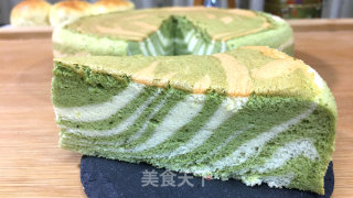 双色斑马纹戚风蛋糕，简单易学又好吃，软绵绵甜蜜蜜的美食。的做法