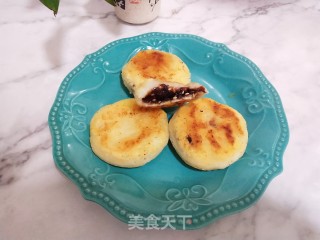 红糖芝麻馅糯米饼的做法