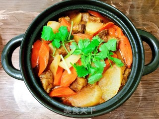 牛腩萝卜煲的做法