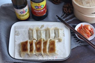 茼蒿猪肉锅贴的做法