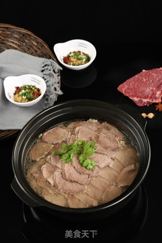 四合院家香之清炖牛肉汤锅的做法