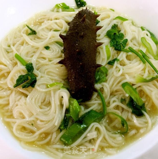 海参肉丁捞面的做法