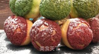 圣诞双色泡芙塔，高颜值外表，超甜蜜的奶油，酥脆的泡芙。的做法