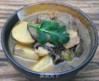 臻蘑炖山药的做法