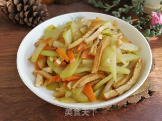 豆干炒佛手瓜的做法
