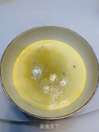 黑鱼子酱蒸蛋的做法