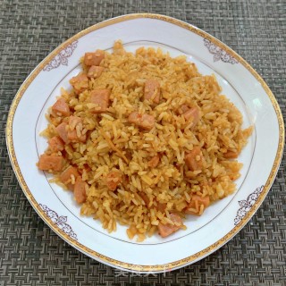 辣白菜午餐肉炒饭的做法