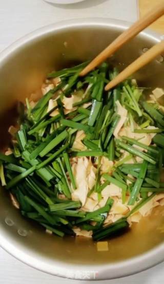 千豆腐炒韭菜的做法