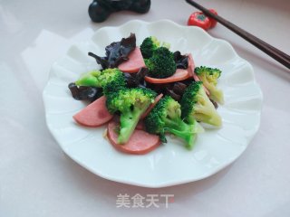 火腿西蓝花的做法