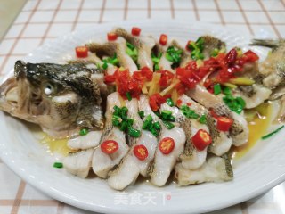 清蒸鲈鱼的做法