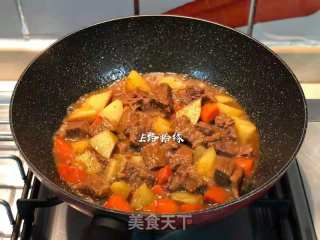 土豆焖牛腩的做法