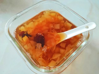银耳雪梨汤的做法