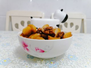 土豆烧肉的做法