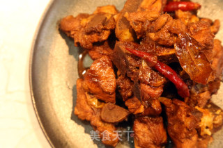 吃了能让人快乐的酱骨头，肉多大块直接上手啃，超过瘾的做法
