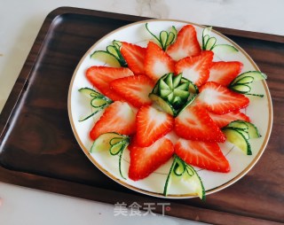 草莓水果盘的做法