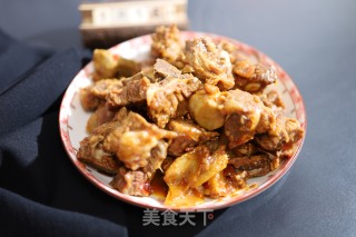 排骨焖芋头的做法