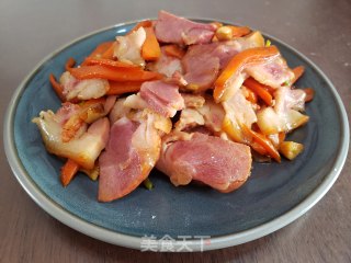 胡萝卜????炒卤肉的做法