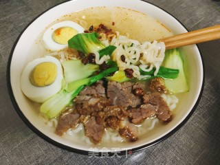 牛肉鸡蛋面的做法